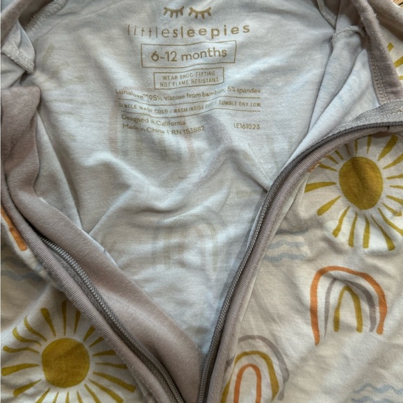 Little Sleepies 6-12 months desert sunrise zippie - Picture 3 of 5